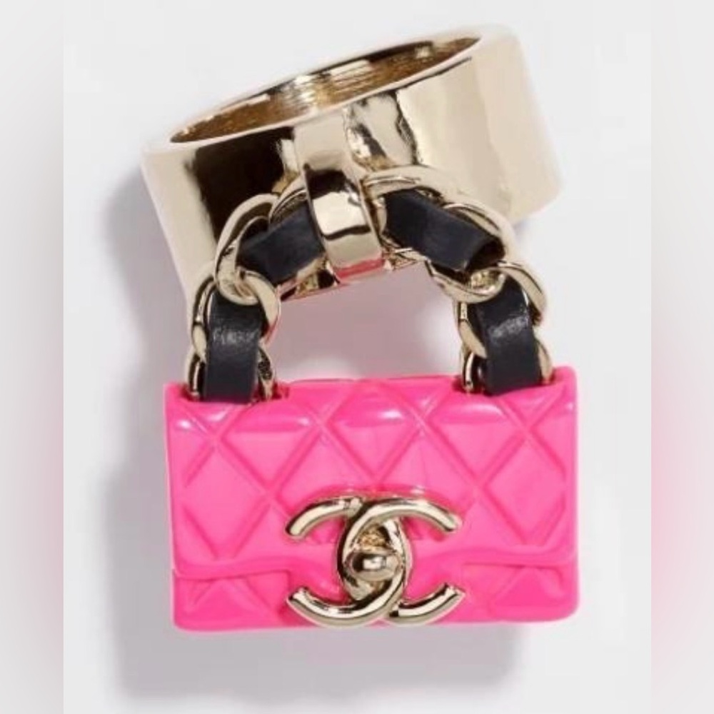 π CC bag π
Charm π Ring π Size 6 β¨ - Picture 1 of 9